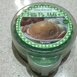 Tovolo Petite Pie Mold – Green Apple Shape